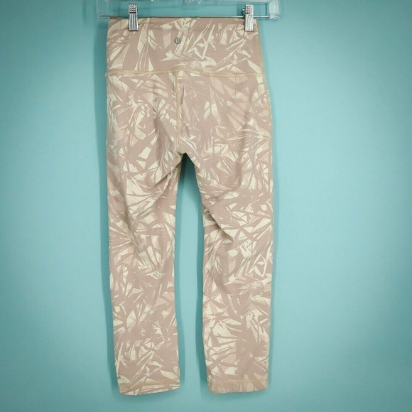 Lululemon Size XS Small S Wunder Under Pink Floral Print Crop Cropped Leggings - Picture 3 of 4